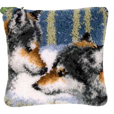 Набір для килимової вишивки Подушка 2 вовка (наволочка з канвою, нитки, гачок для килимової вишивки)