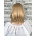 Перука жіноча каре блонд с чубчиком і проділом