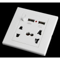 Розетка з 2 виходами USB для зарядки мобільних телефонів.